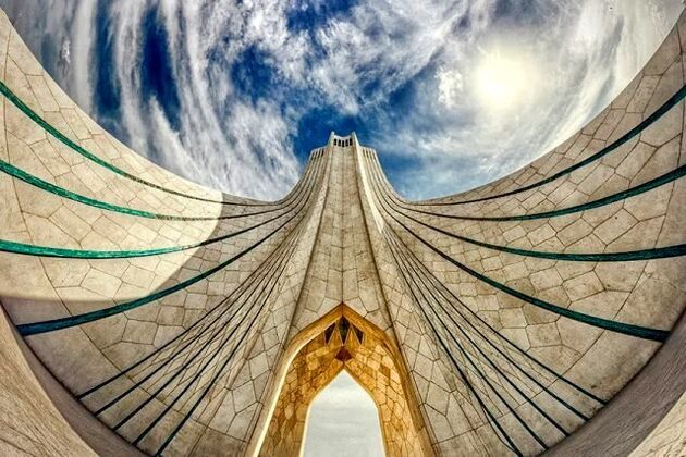 کیفیت هوای تهران قابل قبول و در مرز پاکی قرار گرفته است