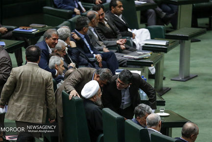تقدیم لایحه بودجه سال ۹۷ به مجلس توسط رییس جمهوری