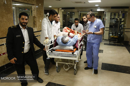مصدومان حادثه واژگونی اتوبوس حامل زائران ایرانی