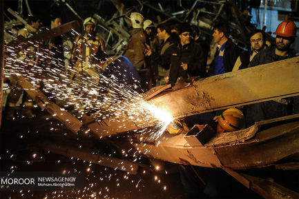 عملیات امداد و نجات شبانه حادثه ساختمان پلاسکو