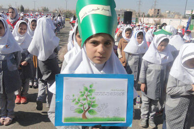 زنگ درختکاری در قرچک نواخته شد