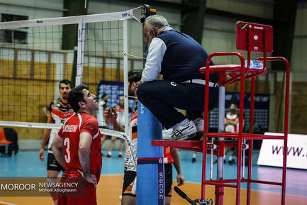 دیدار تیم های والیبال بانک سرمایه و شهرداری تبریز