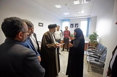 آیت الله رئیسی از بخش‌ های مختلف دادسرای ناحیه ۱۰ تهران بازدید کرد