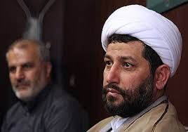 کسانی که قائل به نرمش در مقابل آمریکا هستند توحید ندارند