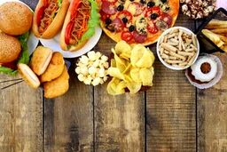 غذاهای ناسالم زنگ خطری برای سلامتی است

