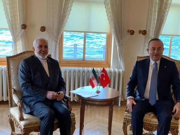 ظریف با وزیر امور خارجه ترکیه در استانبول دیدار کرد