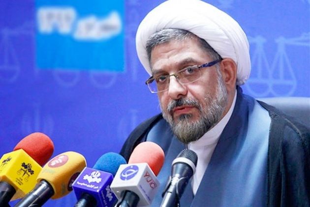 قاضی برای نو شدن دانش خود تلاش کند