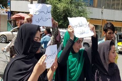 نیروهای طالبان در مورد چگونگی صحبت با زنان آموزش ندیده‌اند