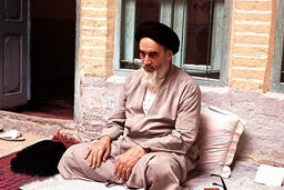 امام خمینی(ره) نخستین فردی بود که برای احیاء دین اسلام تلاش کرد