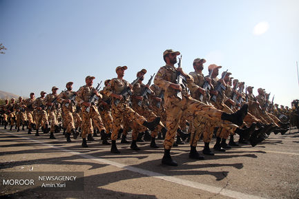 صبحگاه مشترک یگان های نمونه ارتش جمهوری اسلامی ایران