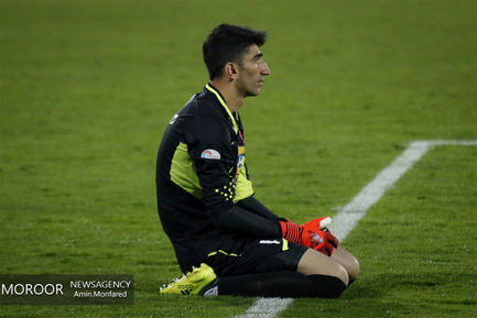 دیدار تیم های پرسپولیس و صنعت نفت آبادان