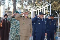 بازدید فرمانده کل ارتش از پایگاه هوایی شهید دوران