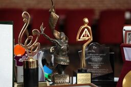 یادگاری های ارشا اقدسی به موزه سینما اهدا شد
