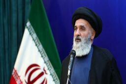 وزارت دفاع امروز هم با کمک مومنانه در خدمت اقشار آسیب ‌پذیر جامعه و مردم است