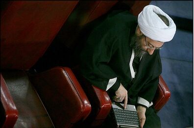 آیت الله آملی لاریجانی به عراق سفر می کند