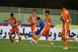 تساوی استقلال و سایپا در نیمه نخست