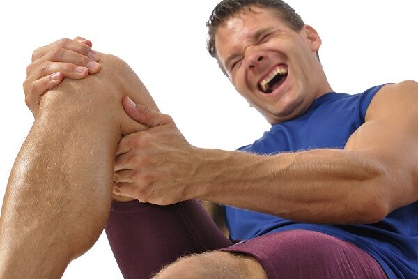 علت گرفتگی عضلات پا در شب چیست؟
