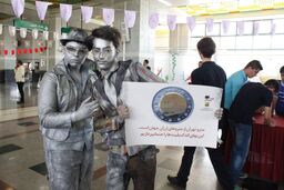به عمل کار برآید به سخندانی نیست