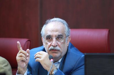 نباید در مبارزه با فساد عقب نشست