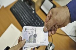 ایرانی‌ها پول‌های‌شان را چه می‌کنند؟