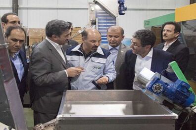 مدیرعامل بانک صادرات ایران از گروه صنعتی گلرنگ بازدید کرد