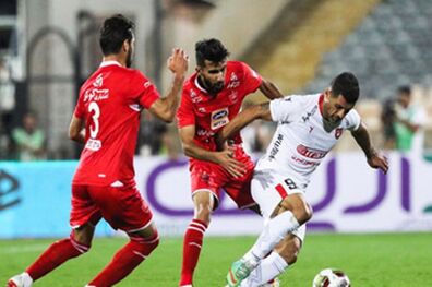 پرسپولیس مقابل نساجی متوقف شد