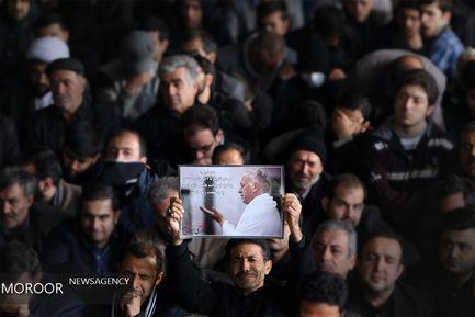 اقامه نماز بر پیکر آیت الله هاشمی رفسنجانی توسط مقام معظم رهبری