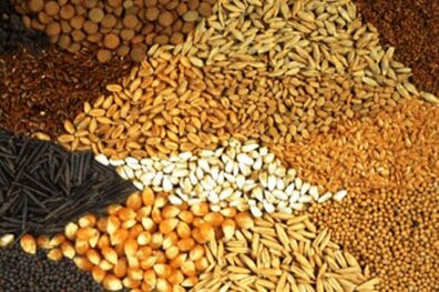 مشکل منابع ارزی حل نشده است و با محدودیت‌ هایی مواجه هستیم