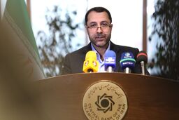 در سامانه نیما هیچ دستوری مبنی بر تعیین نرخ ارز داده نمی‌شود