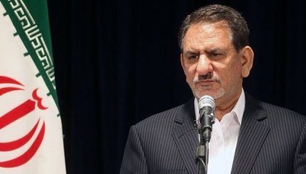 جهانگیری به زیارت حرم حضرت علی(ع) مشرف شد/بازدید معاون اول رئیس‌جمهور از طرح توسعه حرم