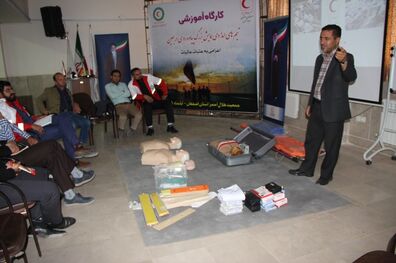 برگزاری کارگاه آموزشی هلال احمر استان اصفهان در پیاده روی بزرگ اربعین 
