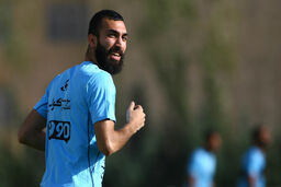 پیوستن روزبه چشمی به باشگاه الاهلی منتفی شد