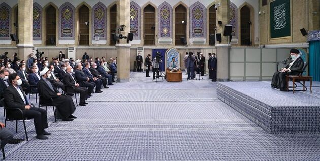 جمعی از نخبگان جوان و استعدادهای برتر علمی با رهبر معظم انقلاب دیدار کردند