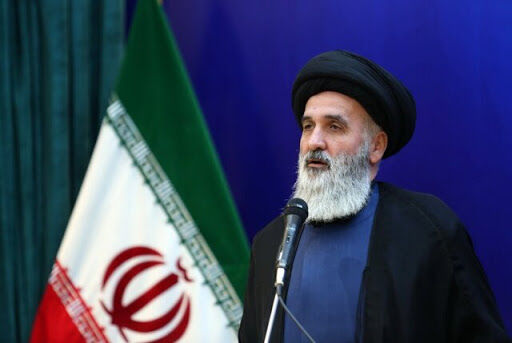 برخی می‌گویند که با صحبت کردن و مذاکره دشمن دست از دشمنی بر می ‌دارد