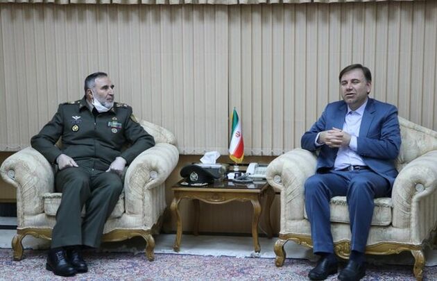 قدردانی فرمانده نیروی زمینی ارتش از نقش موثر استاندار گیلان در مبارزه با کرونا