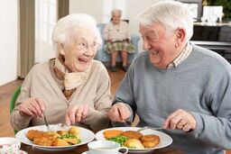 چه چیزی بخوریم تا دیر پیر شویم؟