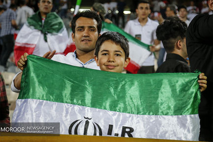 جشن صعود به جام جهانی روسیه در پایان بازی ایران و ازبکستان