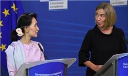 مسئول سیاست خارجی اتحادیه اروپا «آنگ سان سوچی» را مورد انتقاد تلویحی قرار داد