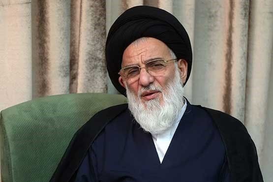 آیت الله هاشمی شاهرودی برای تکمیل دوره درمانی سفری به خارج از کشور کردند
