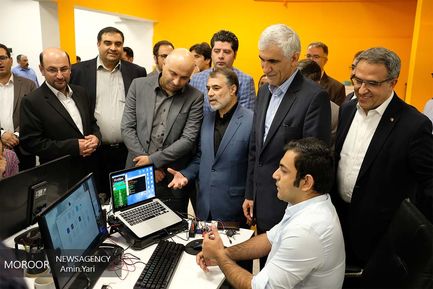 بازدید شهردار تهران از شرکت های دانش بنیان
