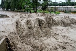 طغیان رودخانه در هرمزگان/ 5 نفر جان باختند