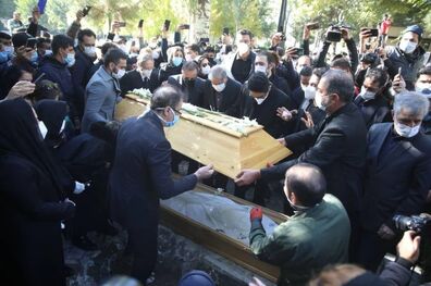 پیکر محمدرضا شجریان در آرامگاه فردوسی به خاک سپرده شد