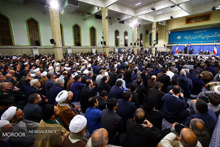 دیدار مقام معظم رهبری و جمعی از مسئولان نظام با میهمانان کنفرانس وحدت اسلامی