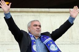 تشویق فتح‌الله‌زاده و ادامه شعارها علیه افتخاری