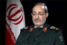 هیچ کس حق مذاکره  با بیگانگان در مورد توان دفاعی و موشکی کشور را ندارد