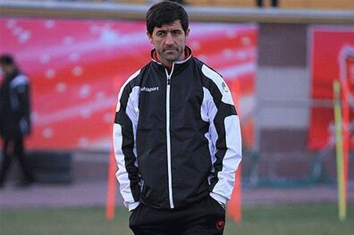 مربی پرسپولیس در تمرین امروز سرخ پوشان حاضر شد