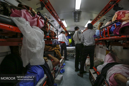 مصدومان حادثه واژگونی اتوبوس حامل زائران ایرانی