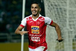 علیپور در پرسپولیس می ماند