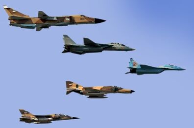 ارتش موشک نصر و بمب قاصد را شلیک کرد