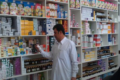 پلمب ۱۸ داروخانه به علت گران فروشی ماسک